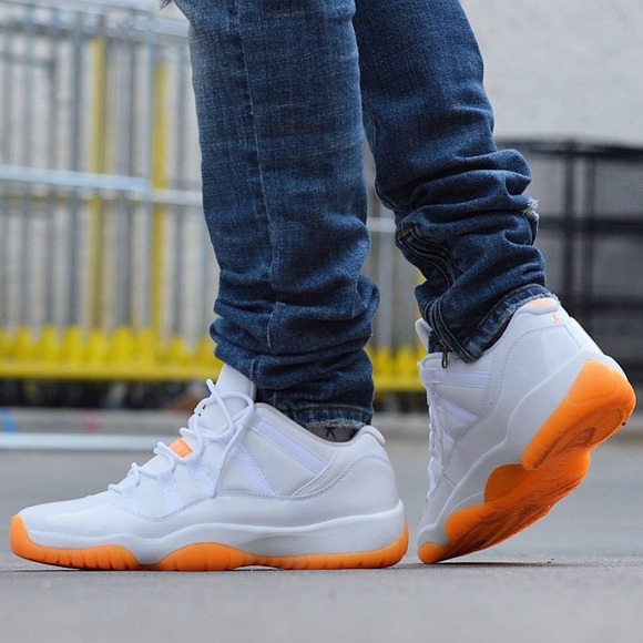 Jordan 11 Retro Low
Citrus (2015) (GS) - Picture 2 of 13